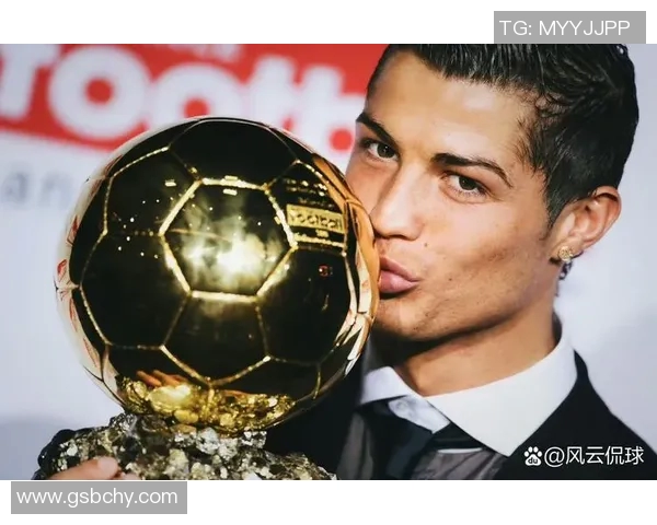 全球足球巨星聚焦：顶级球员风采与荣耀的背后故事